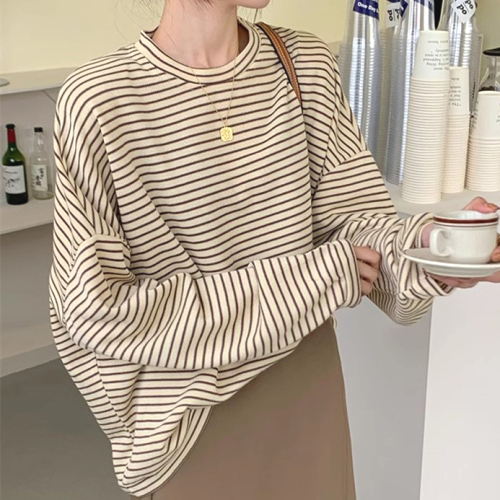 大人可愛い シンプル 着痩せ ラウンドネック ボーダー 長袖 プルオーバー Tシャツ秋服 秋コーデ 今日のコーデ 大人コーデ レディース