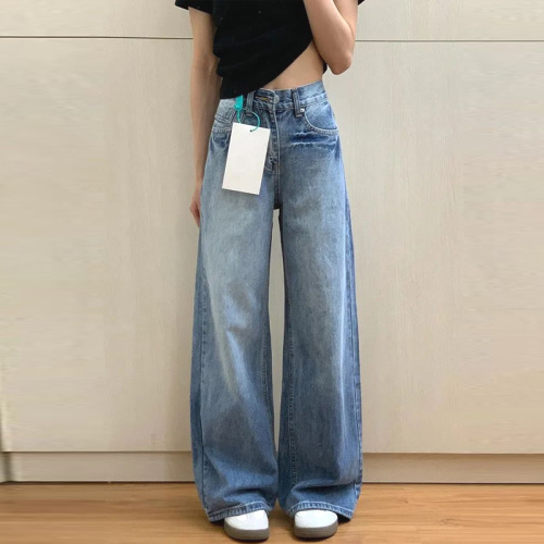 着回し力抜群 ファッション ハイウエスト 無地 デニムパンツ fashion ootd 秋コーデ カジュアルコーデ ファッション 秋服 大人コーデ コーディネート 今日のコーデ coordinate トレンドコーデ シンプルコーデ 着回しコ